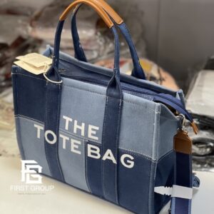 Дамска дънкова чанта The Tote Bag в наситени сини тонове